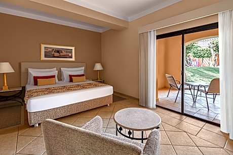 Two-Bedroom Apartment, Queen or Twin Beds, Garden View TPL