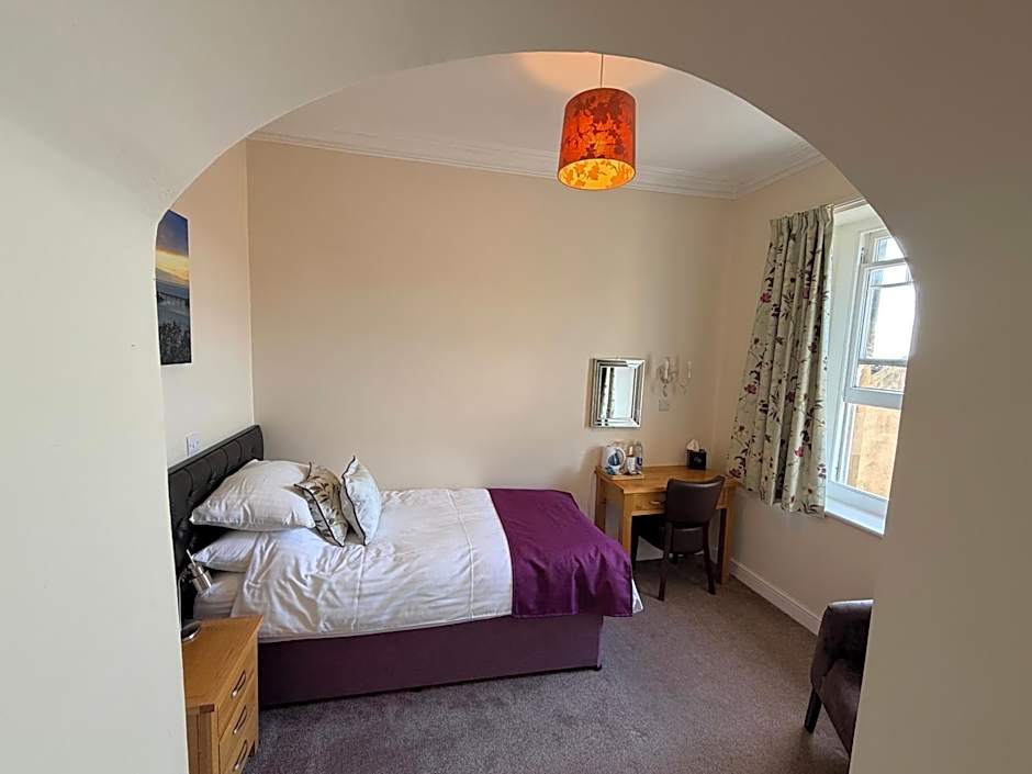 Queenswood Hotel