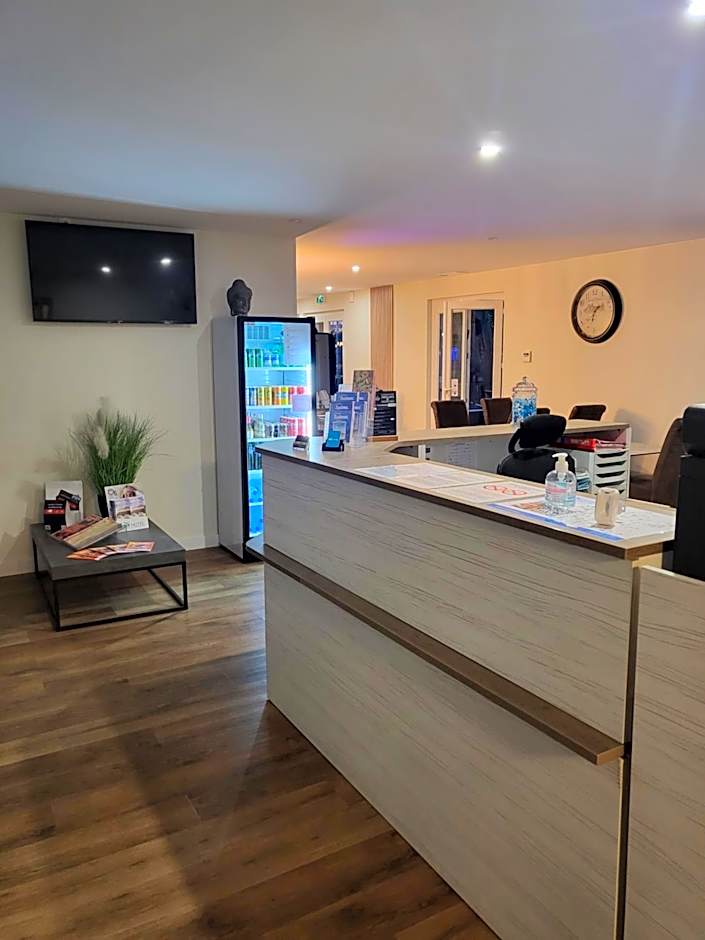 Brit Hotel Plaisance A9/A61