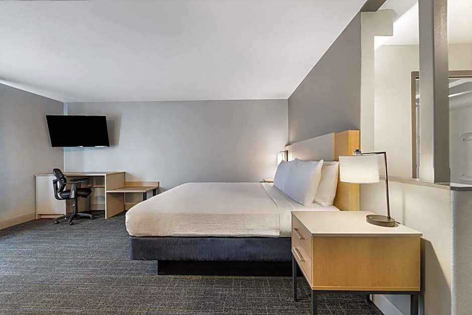 Days Inn by Wyndham Thunder Bay North