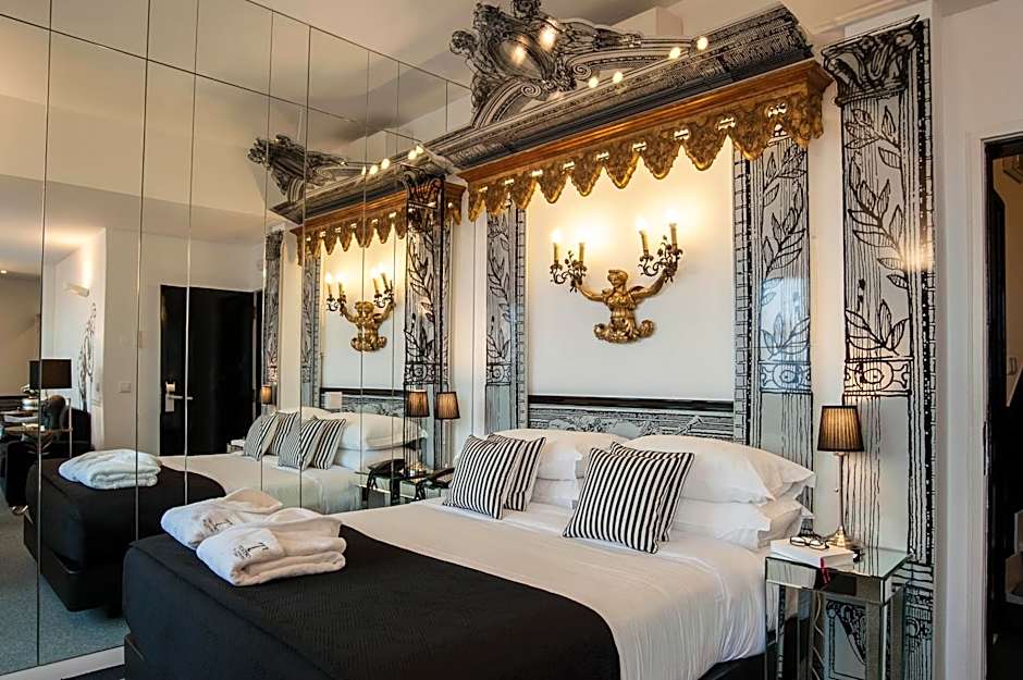 Teatro Boutique Rooms & Suites