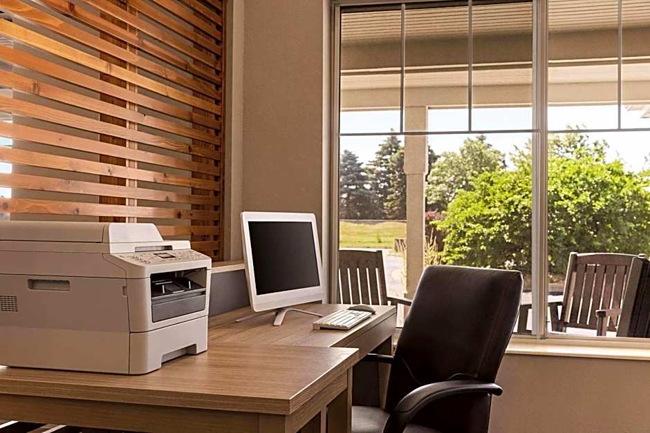 Country Inn & Suites by Radisson, Madison, WI