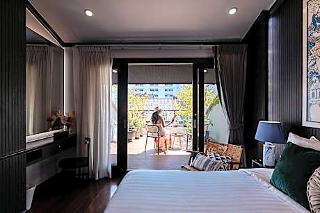 Autumn Deluxe Room with King Bed Only