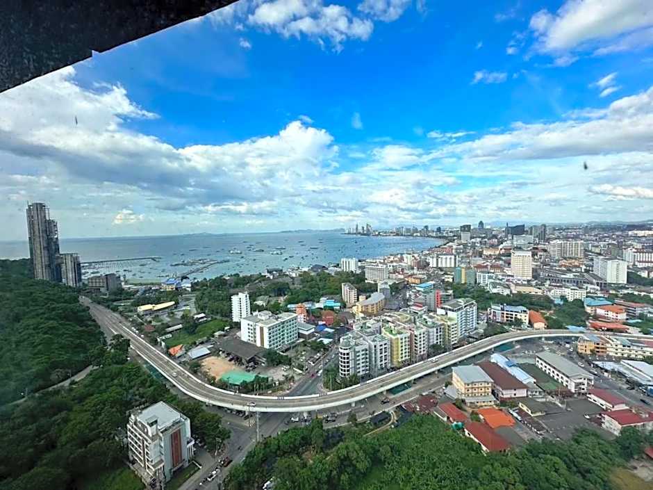 Sea View Spacious Condo At Pattaya