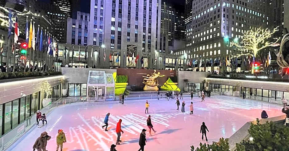 Massive 1BR w Private Patio in Upper East Side