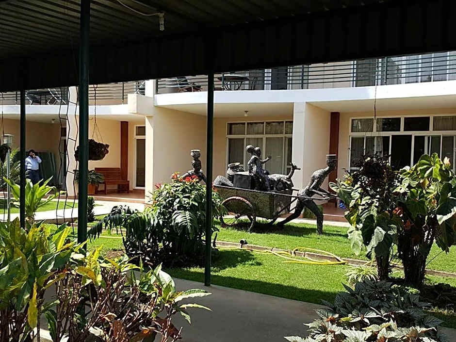 Ryan's Bay Hotel