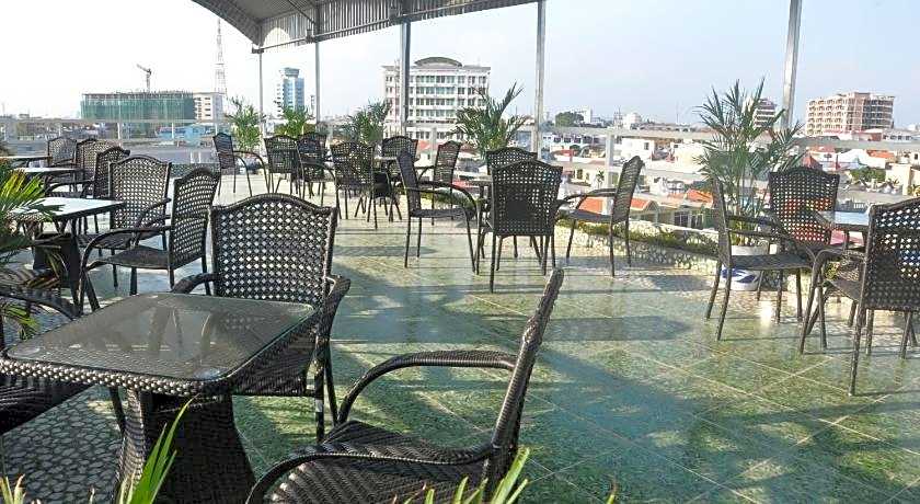 Rose Hotel