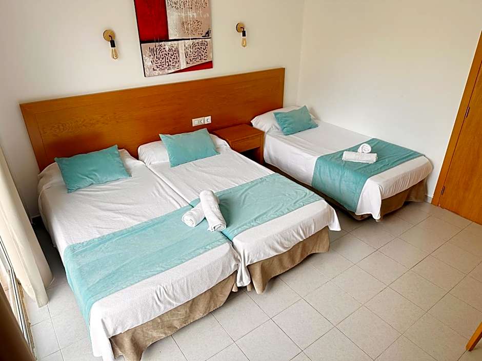 Photo 1 of 4 of Triple Room