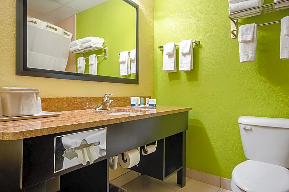 Quality Inn & Suites Glenmont - Albany South