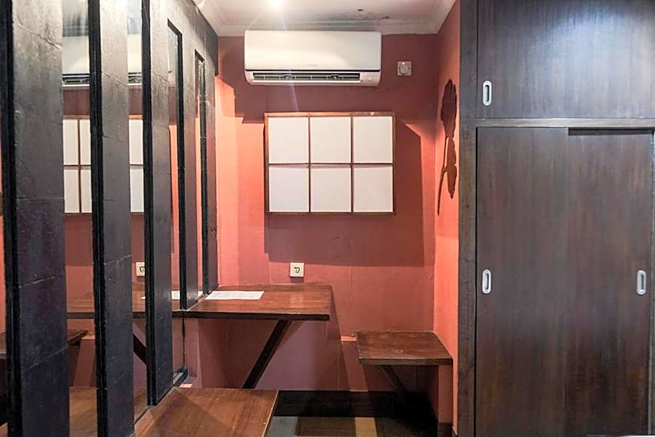 RedDoorz near Waterboom Lippo Cikarang