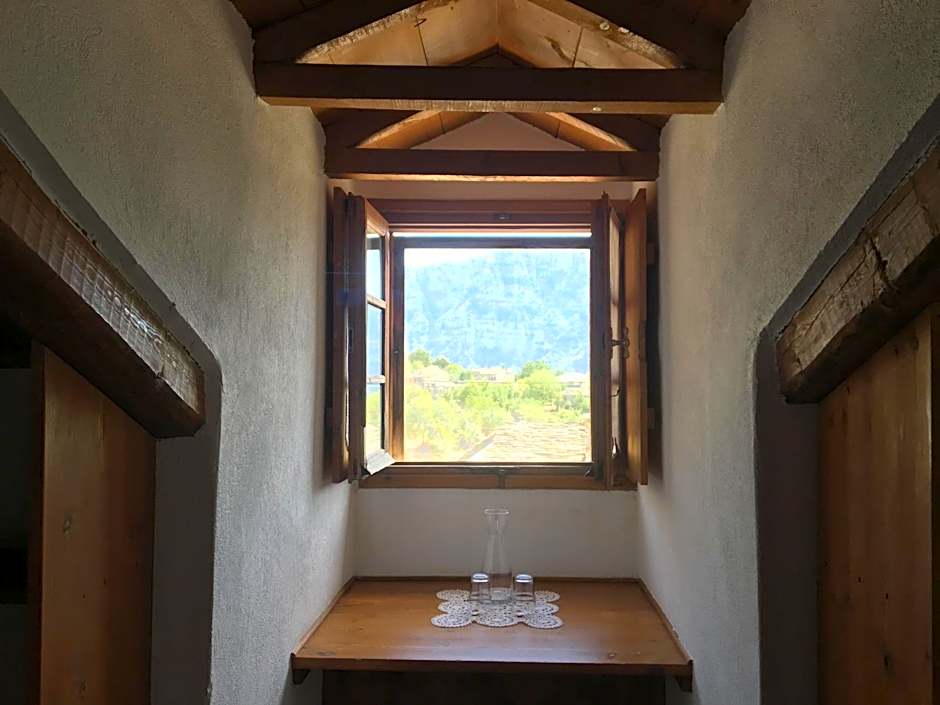 Saxonis Houses & Saxonis Villa