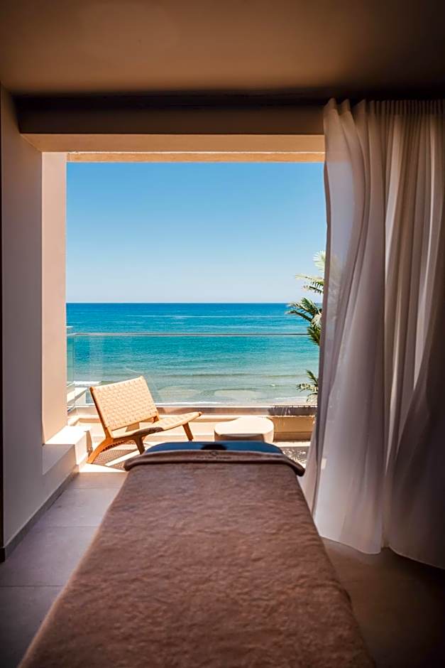 Batis Aero Beachfront Wellbeing Hotel