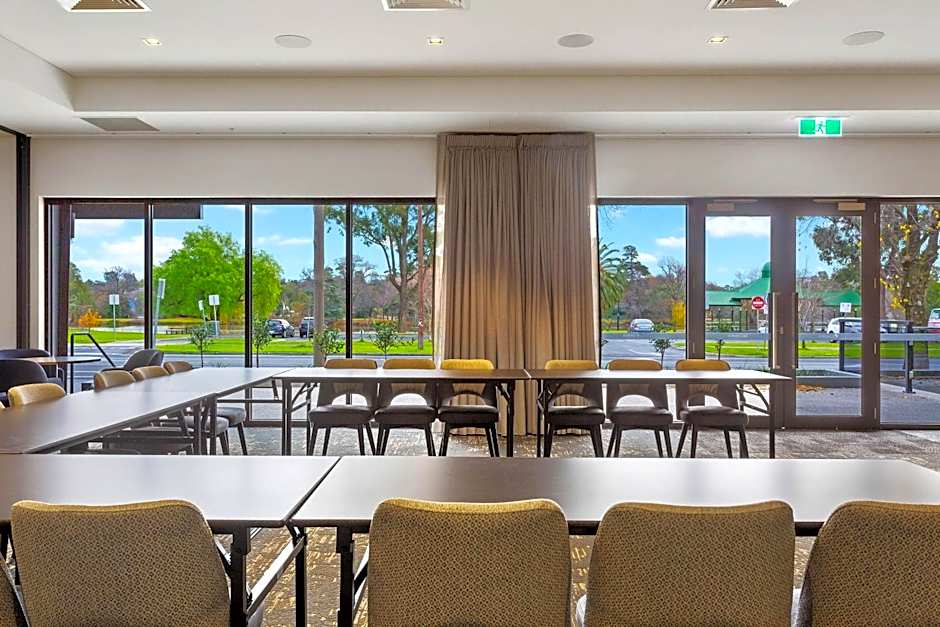 QUALITY HOTEL LAKESIDE