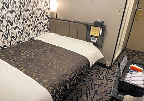 Single Room - Renovated Bathroom, Smoking