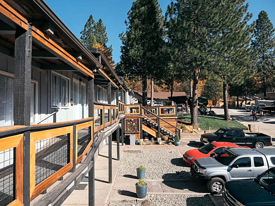 Summit View Inn