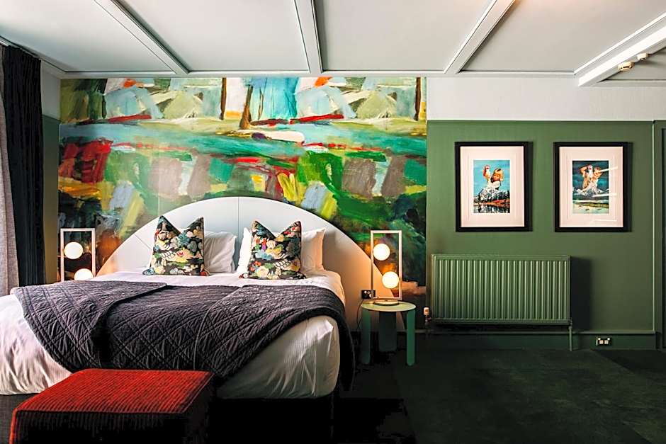 The Central Hotel Queenstown, A Naumi Chapter