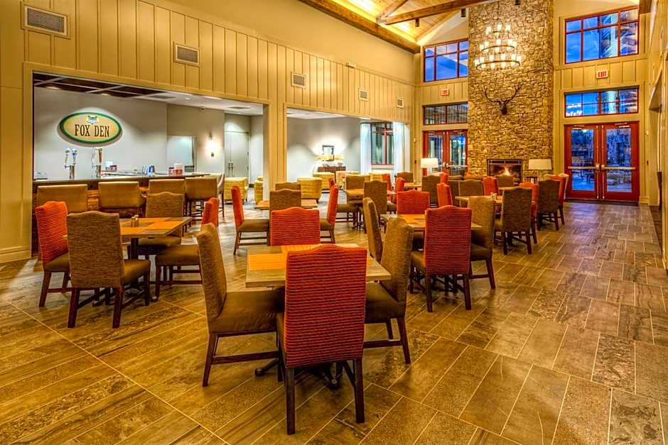 Black Fox Lodge Pigeon Forge, Tapestry Collection by Hilton