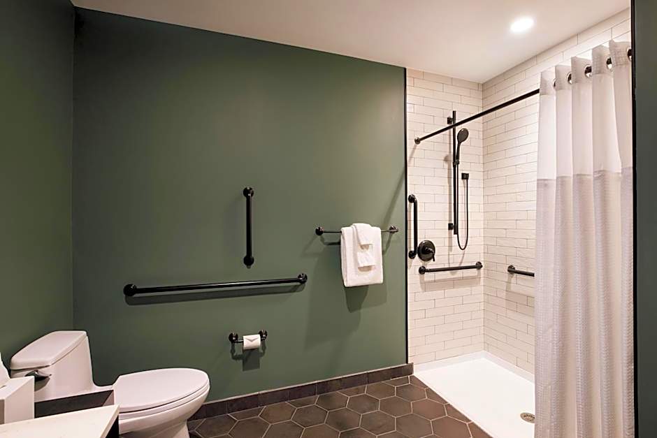 Cyrus Hotel, Topeka, A Tribute Portfolio Hotel