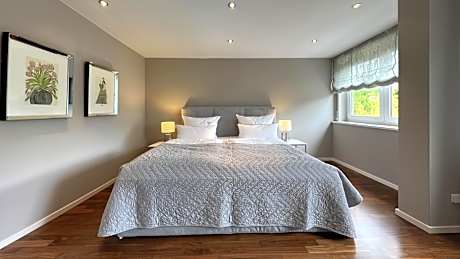 Suite with Lake View