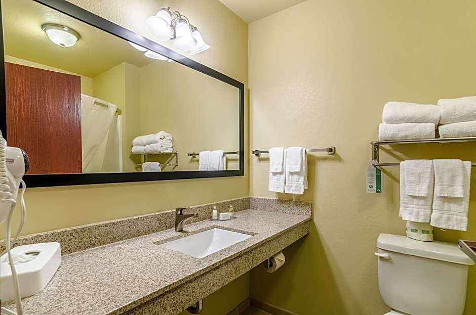 Cobblestone Inn & Suites - Oberlin