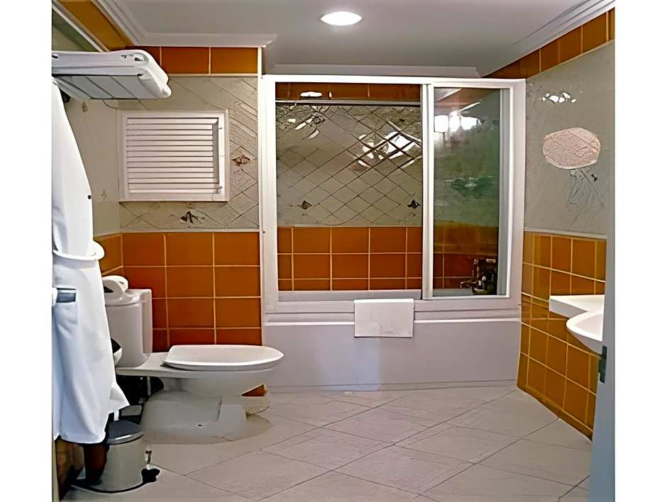 Almena Hotel