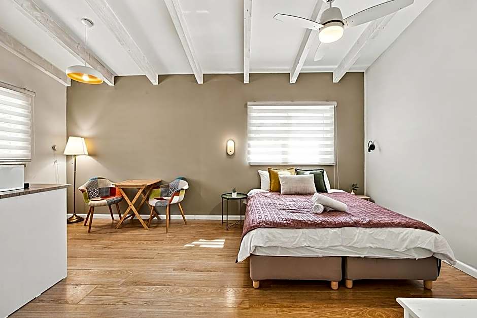 Tslil Suite