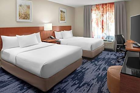 Queen Room with Two Queen Beds and Adapted Tub - Mobility and Hearing Accessible