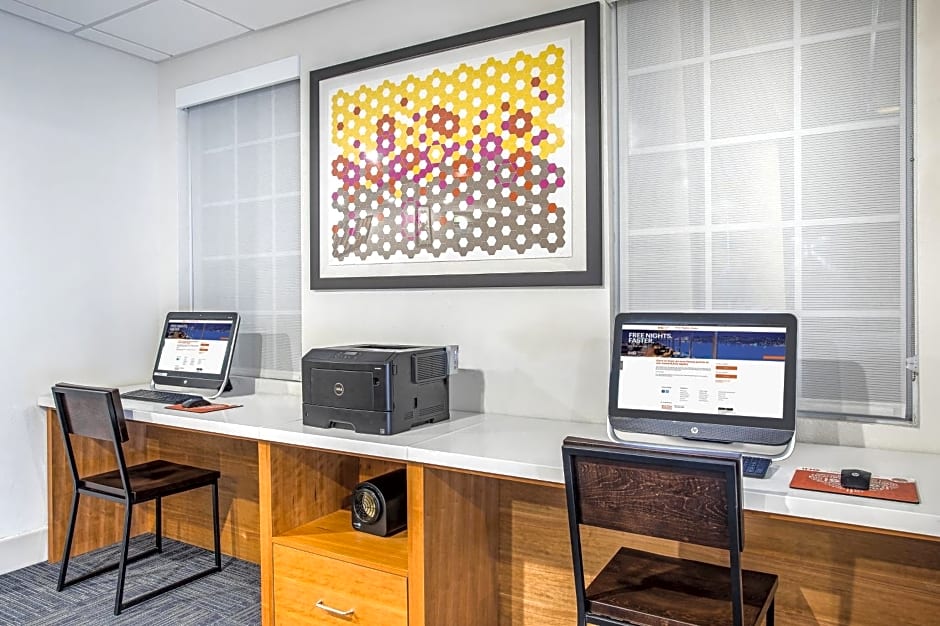 Holiday Inn Express Hotel & Suites Alcoa Knoxville Airport By IHG