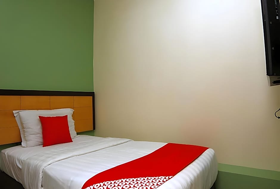 Hotel O Holiday Mansion Inn