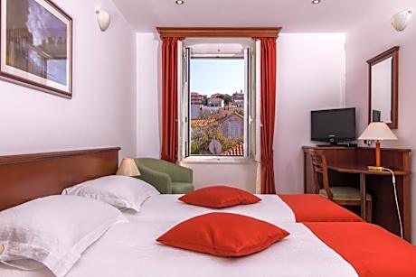 Superior Twin Room with Garden View