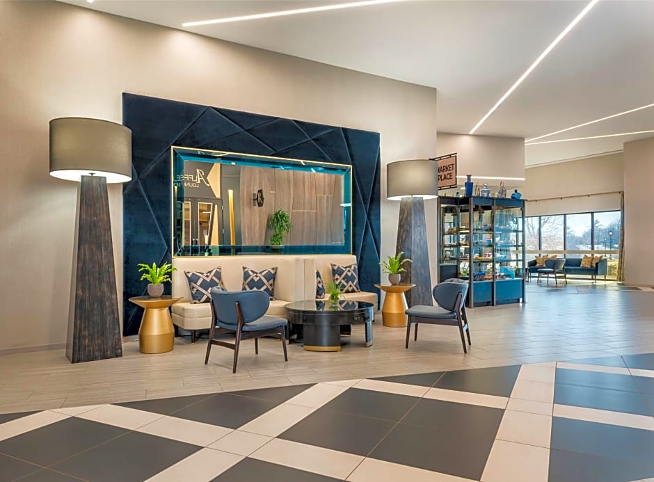 Crowne Plaza Providence-Warwick (Airport) by IHG