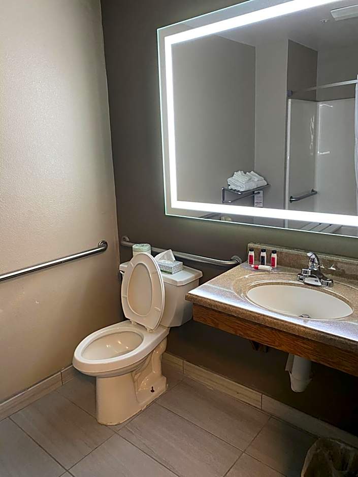 Super 8 by Wyndham Lynchburg VA