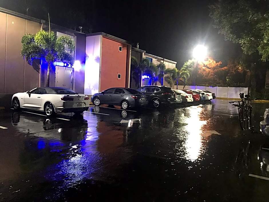 Tropical Inn & Suites, downtown clearwater