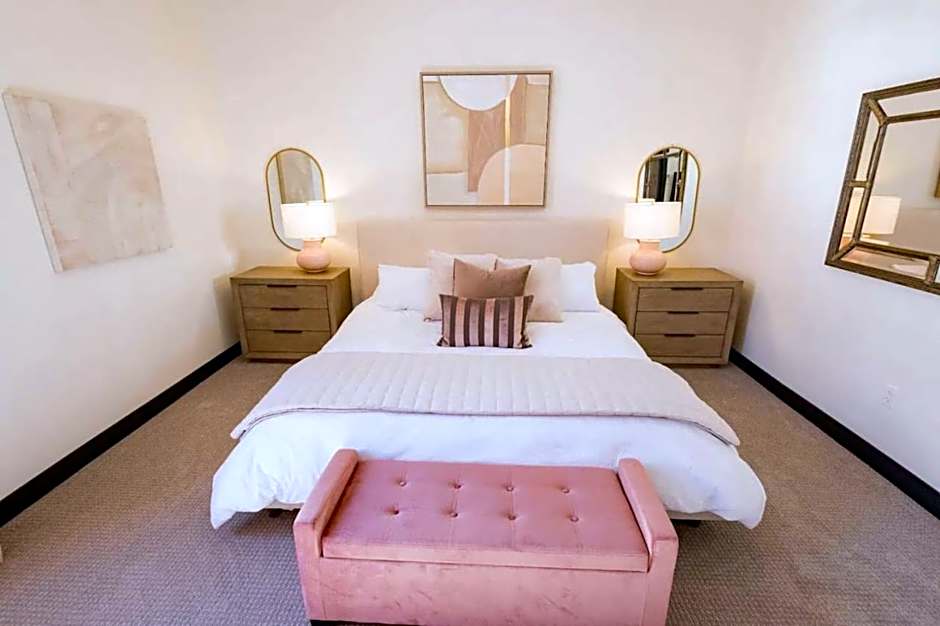 Speakeasy 2 Room Suite (Rm 5)