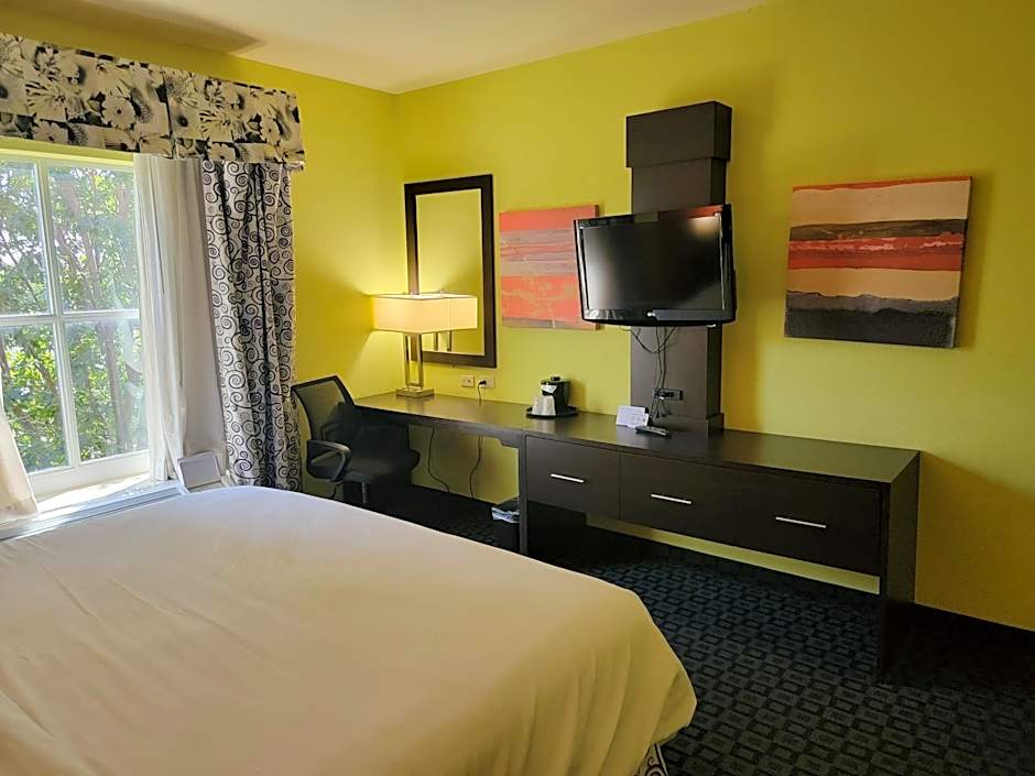 Holiday Inn Garland By IHG