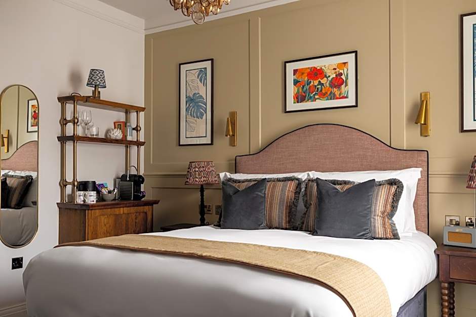 Coach & Horses Hotel