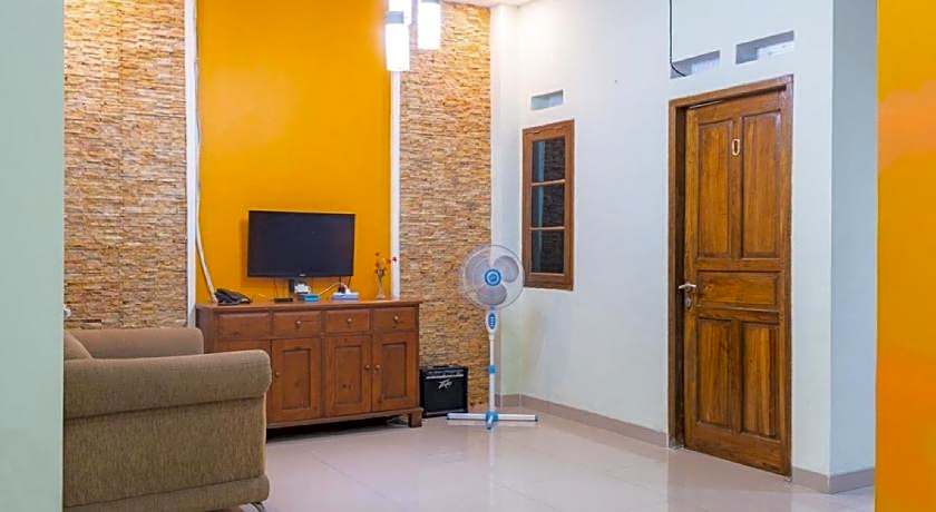 RedDoorz Syariah near Grand Kota Bintang