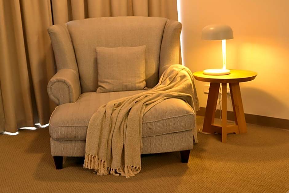 Hillcrest Apartment Hotel (formerly Central Hillcrest Apartments)