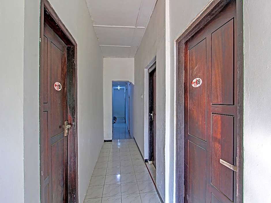 SPOT ON 91521 Mayong Guesthouse