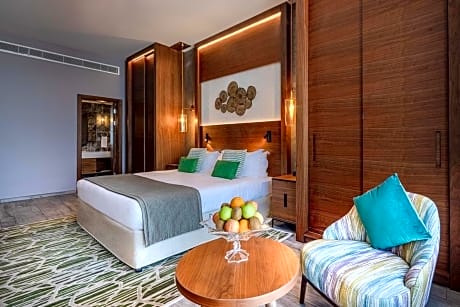 Two-Bedroom Premier Suite Sea View