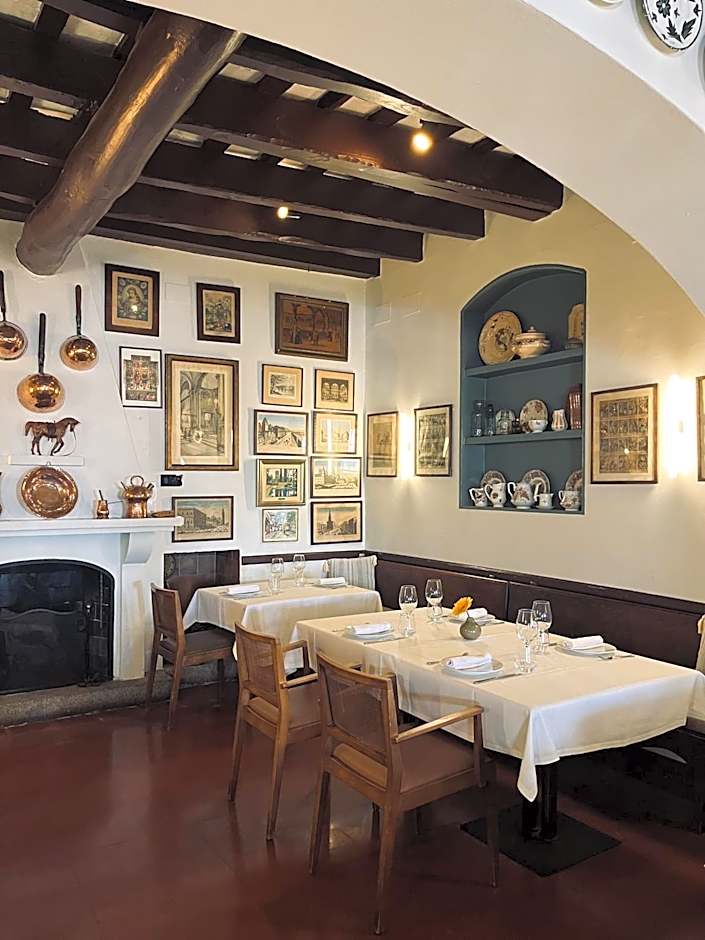 Hostal de la Plaça - Hotel Boutique