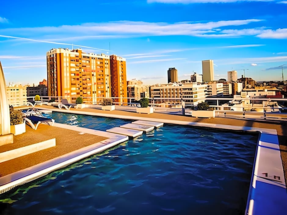 Apartmentos Eurobuilding 2