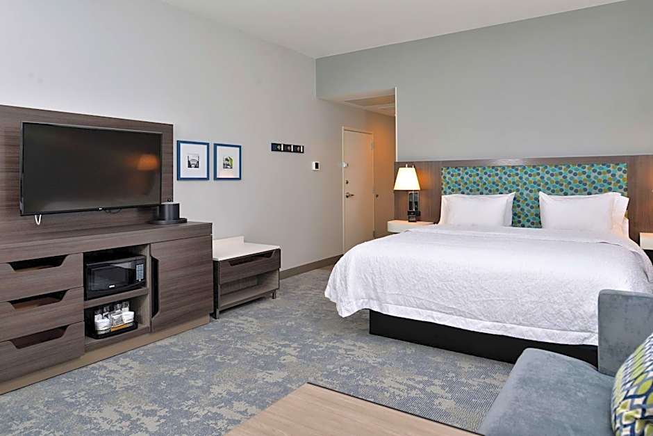 Hampton Inn By Hilton Cedar Falls Downtown, IA