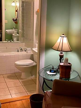 King Room - Non-Smoking