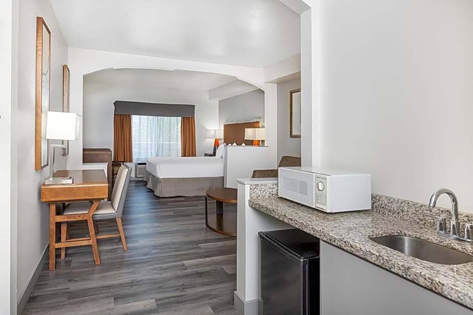 Ramada Limited Bakersfield North