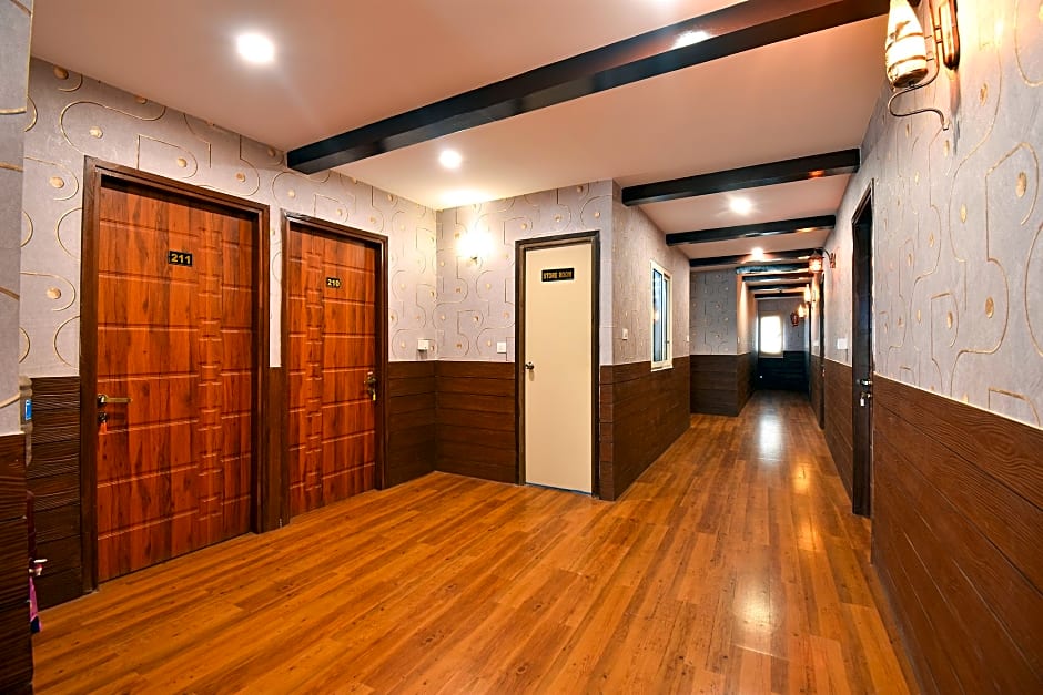 FabHotel Dhanvitha Suites