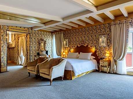 Presidential King Suite