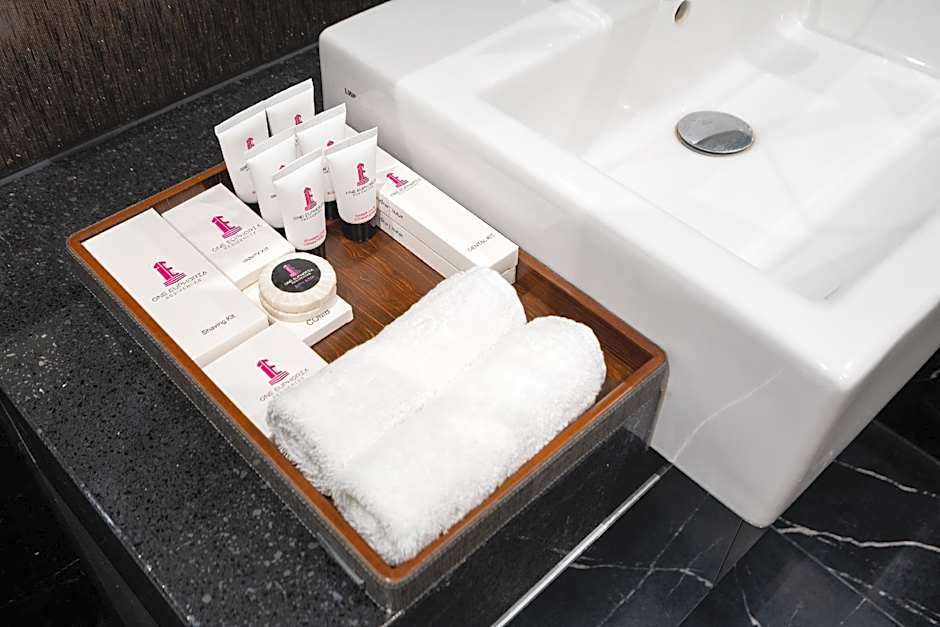 One Euphoria Luxe Hotel