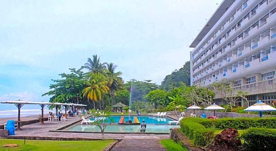Grand Inna Samudra Beach
