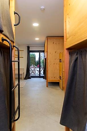 Bed in 6-Bed Mixed Dormitory Room